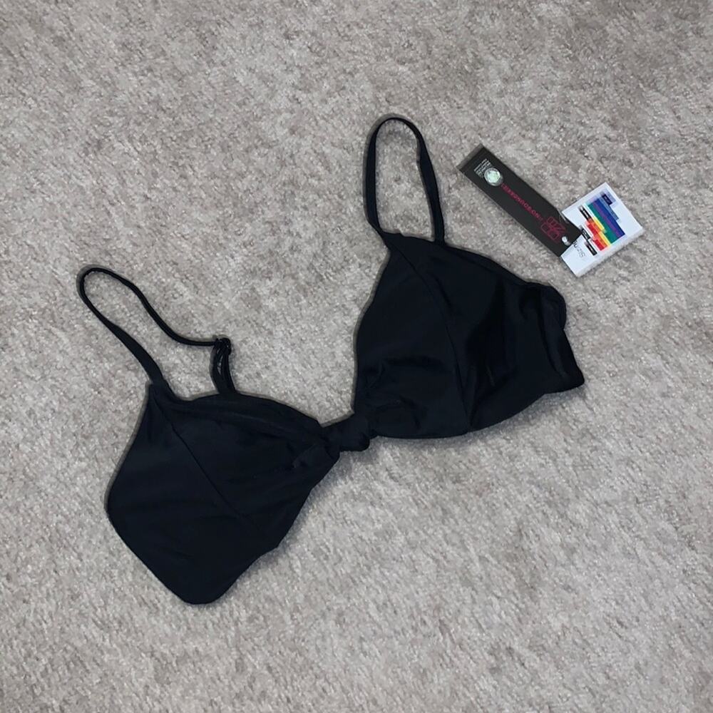 No Boundaries Black Knot Front Triangle Bikini Top Sz M - NWT